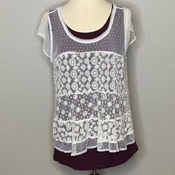 American Eagle Outfitters Tops - American Eagle Beautiful Lace Overlay Top Sz L
